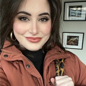 Meet your Posher, Victoria